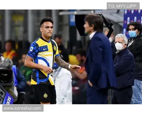 足球35号球衣的传奇球星背后的故事与成就分析 足球35号球衣的传奇球星背后的故事与成就分析